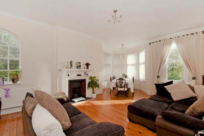 2 Bedroom Flat To Rent In St Marys Avenue, Finchley Central, N3
