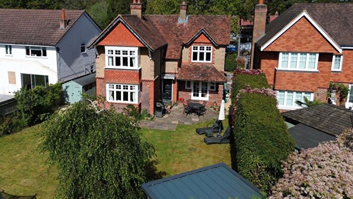 3 Bedroom Detached House For Sale In Red House Lane, Elstead, Godalming, Surrey, GU8