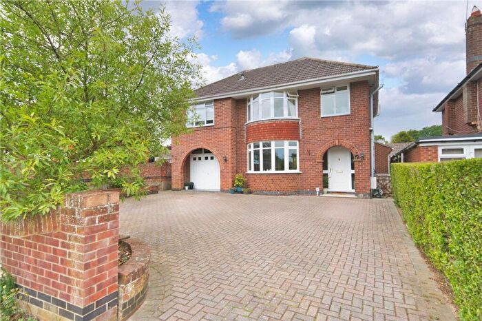 5 Bedroom Detached House To Rent In Windsor Road, Swindon, SN3