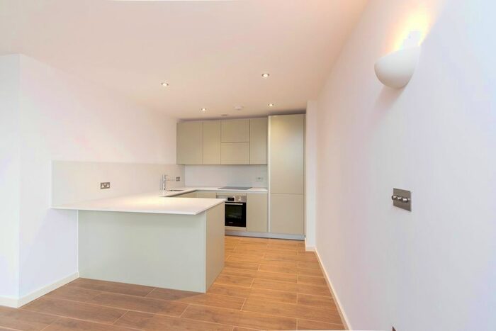 2 Bedroom Flat To Rent In West Green Road, London, N15