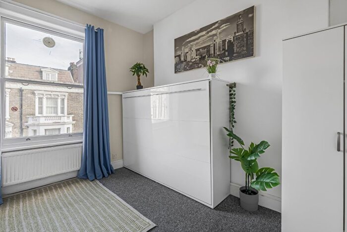 1 Bedroom Flat To Rent In Castletown Road, London, W14