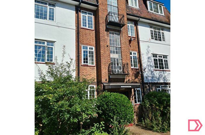 2 Bedroom Flat To Rent In Vale Lodge, Perry Vale, Forest Hill, London, SE23