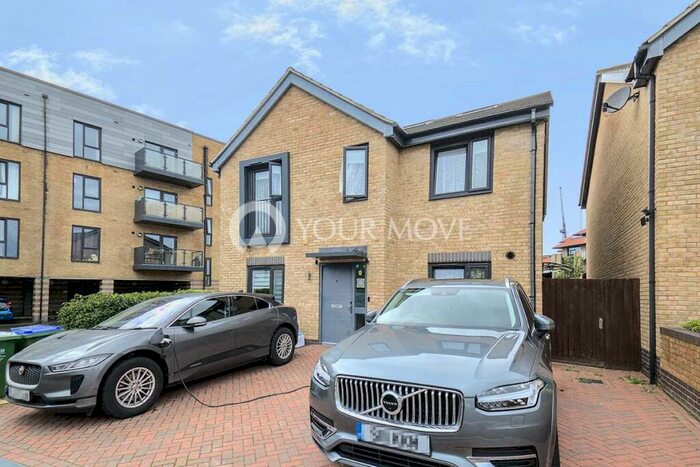 5 Bedroom Detached House To Rent In Pinnacle Hill, Bexleyheath, Kent, DA7