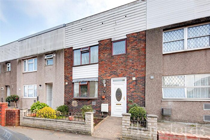 3 Bedroom Terraced House To Rent In Clematis Close, RM3