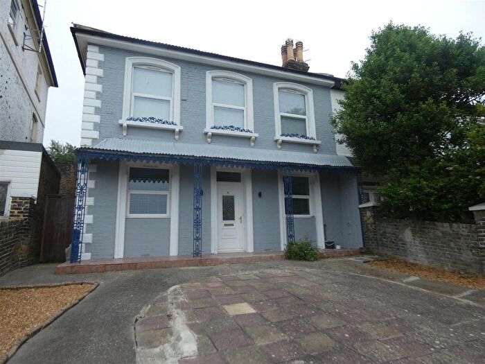4 Bedroom Semi Detached House To Rent In Eaton Road, Margate, Kent, CT9