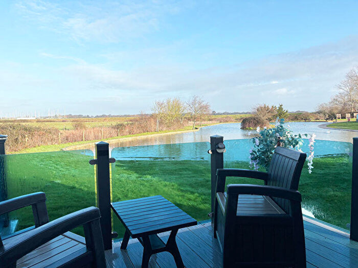 2 Bedroom Park Home For Sale In Havant Road, Hayling Island, PO11