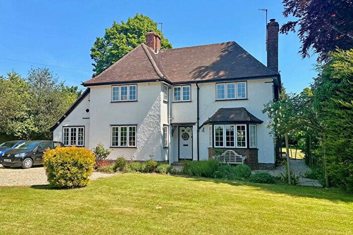 5 Bedroom Detached House For Sale In Wallingford Road, Shillingford, OX10