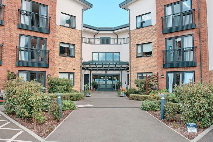 2 Bedroom Flat For Sale In Old Schools Lane, Epsom, KT17