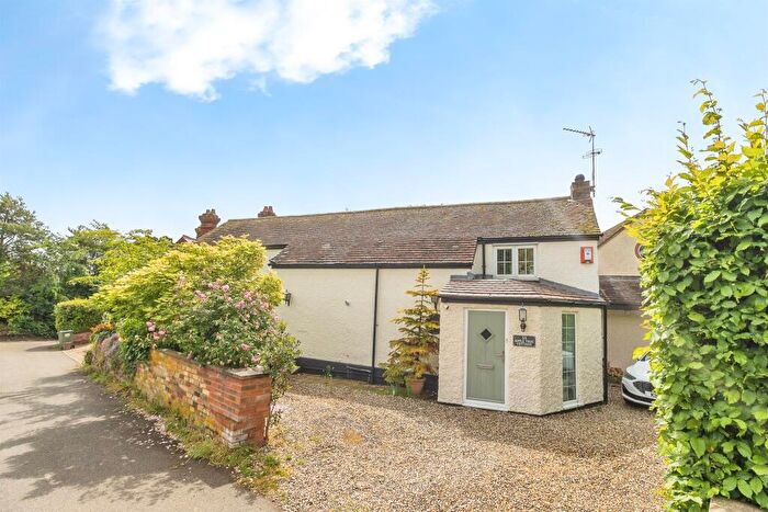 4 Bedroom Detached House For Sale In Mill Lane, Clophill, Bedford, MK45