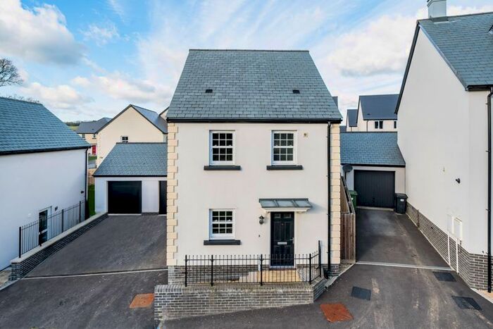 3 Bedroom Detached House For Sale In Pipistrelle Close, Chudleigh, Newton Abbot, TQ13