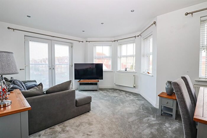 2 Bedroom Flat For Sale In Dorset Road South, Bexhill-On-Sea, TN40