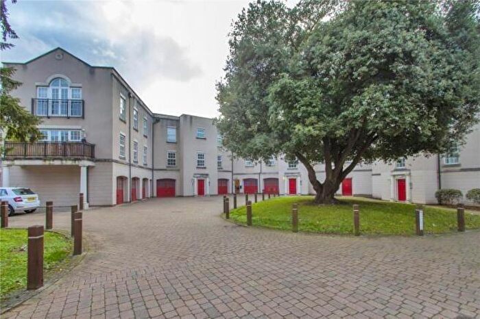 3 Bedroom Apartment For Sale In Capability Way, Greenhithe, Kent, DA9