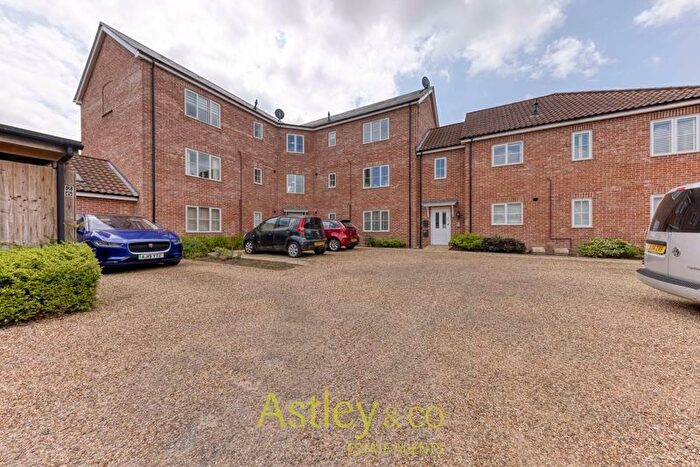 2 Bedroom Flat For Sale In Coot Drive, Sprowston, Norwich, NR7