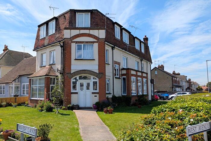 2 Bedroom Flat For Sale In West Avenue, Clacton-on-Sea, CO15