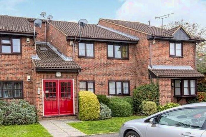 1 Bedroom Maisonette To Rent In Troutbeck Close, Slough SL2