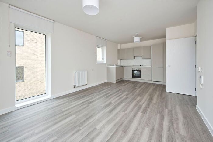 2 Bedroom Flat To Rent In Snowdrop House, Plum Mews, Tooting, London, SW17