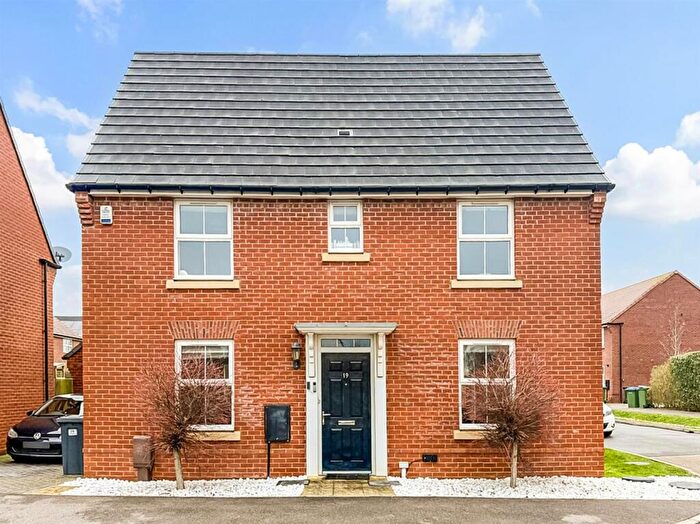 3 Bedroom Detached House For Sale In Hasler Grove, Aldingbourne, PO20