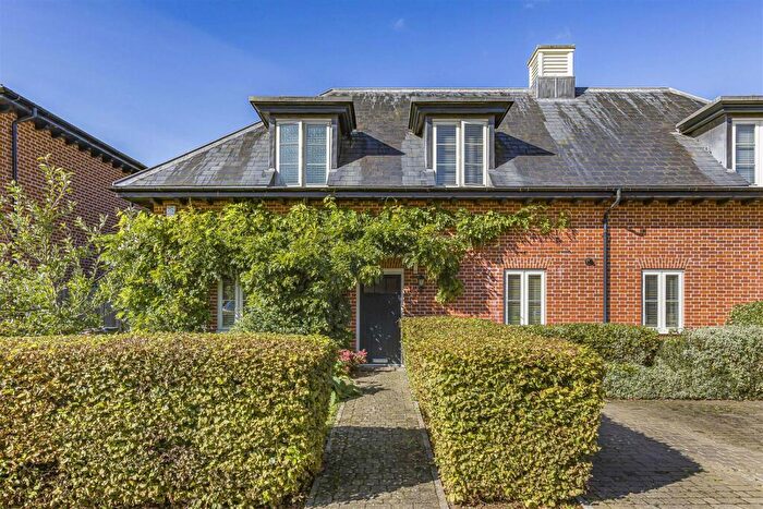 3 Bedroom Semi-Detached House For Sale In Willis Grove, Balls Park, Hertford, SG13