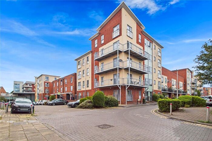 2 Bedroom Apartment For Sale In Battle Square, Reading, Berkshire, RG30