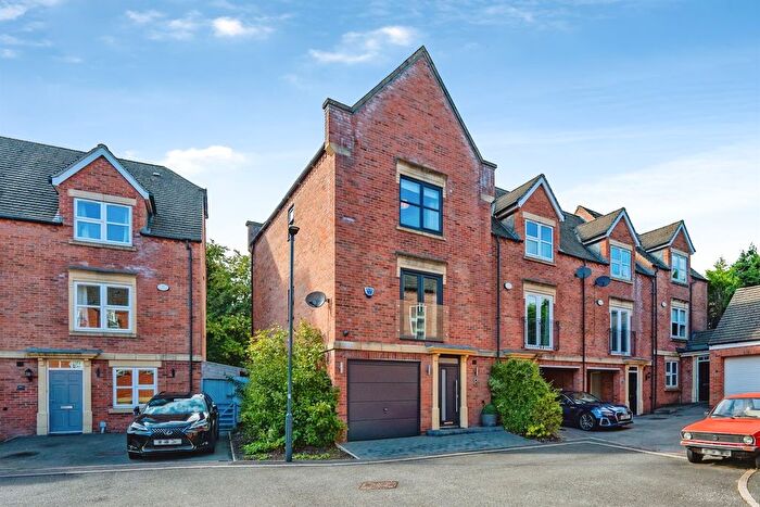 3 Bedroom Semi Detached House For Sale In Drum Close, Allestree, Derby, DE22