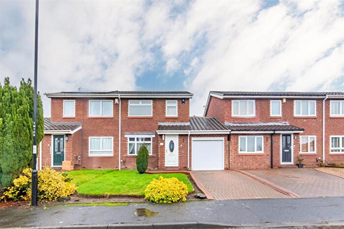 3 Bedroom Semi Detached House For Sale In Nuneaton Way, The Boltons, NE5