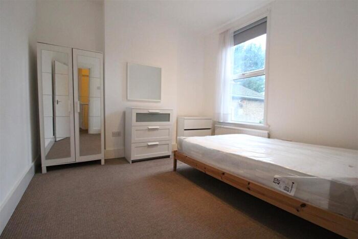 2 Bedroom Apartment To Rent In High Road Leytonstone, London, E11
