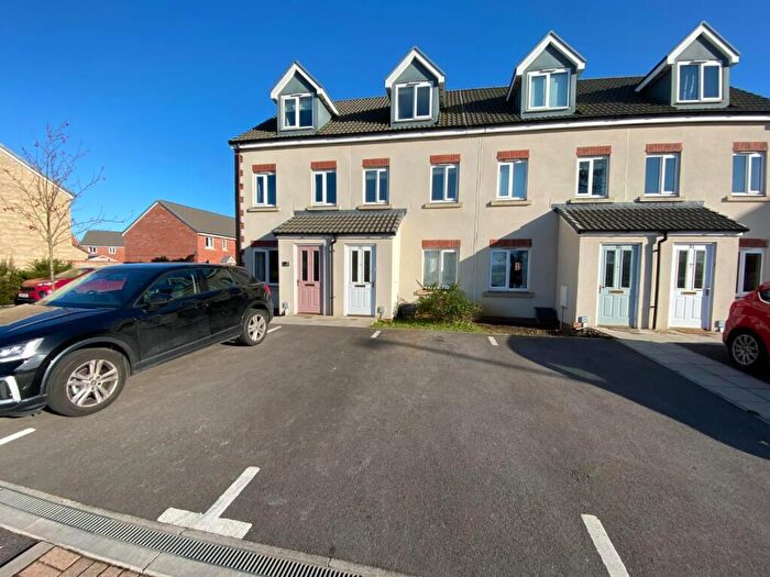 3 Bedroom House To Rent In College Row, Melksham, SN12