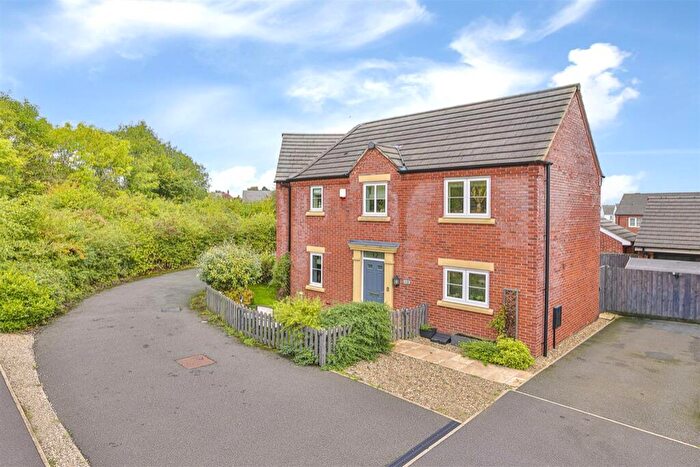 3 Bedroom Semi-Detached House For Sale In Thompson Way, Rothwell, NN14