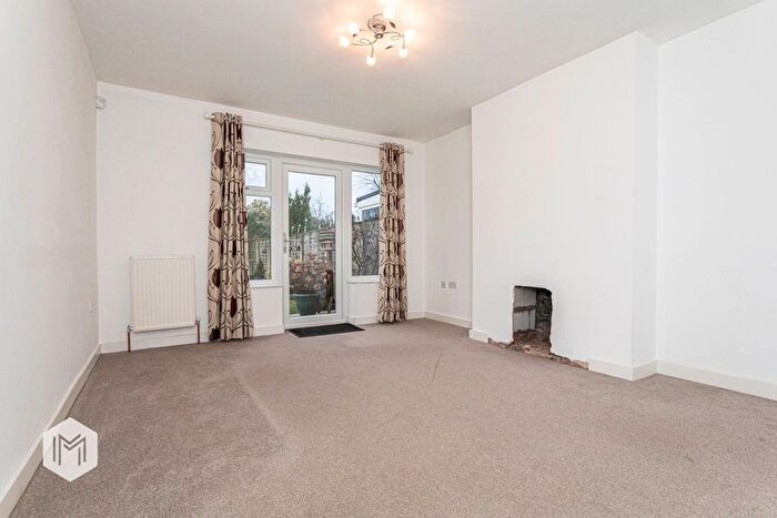 3 Bedroom Bungalow For Sale In Wentworth Close, Radcliffe, Manchester, Greater Manchester, M26
