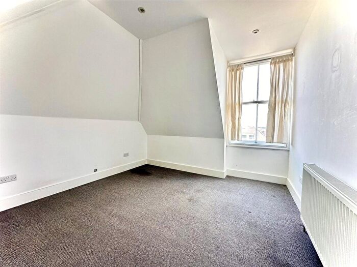2 Bedroom Apartment To Rent In Henleaze, Henleaze Gardens, BS9