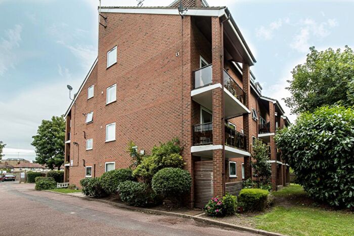 1 Bedroom Flat To Rent In Camfrey Court A Priory Road, N8