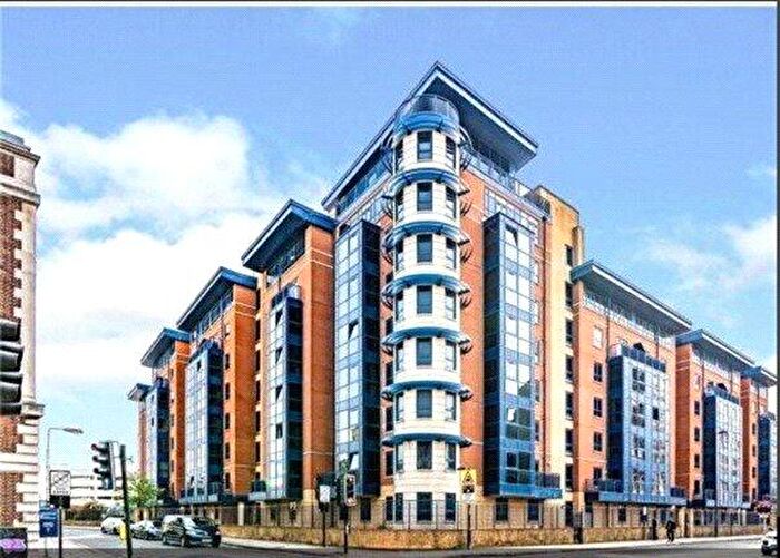 2 Bedroom Apartment For Sale In Canute Road, Southampton, Hampshire, SO14