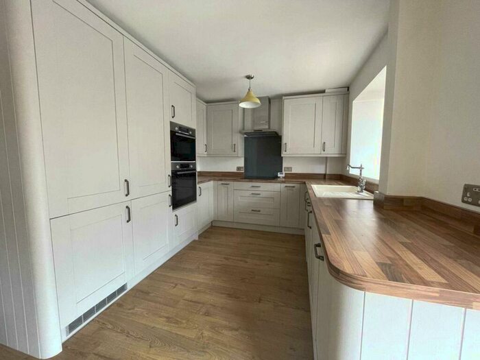 3 Bedroom Detached House To Rent In Sorrel Way, Moorside, OL4