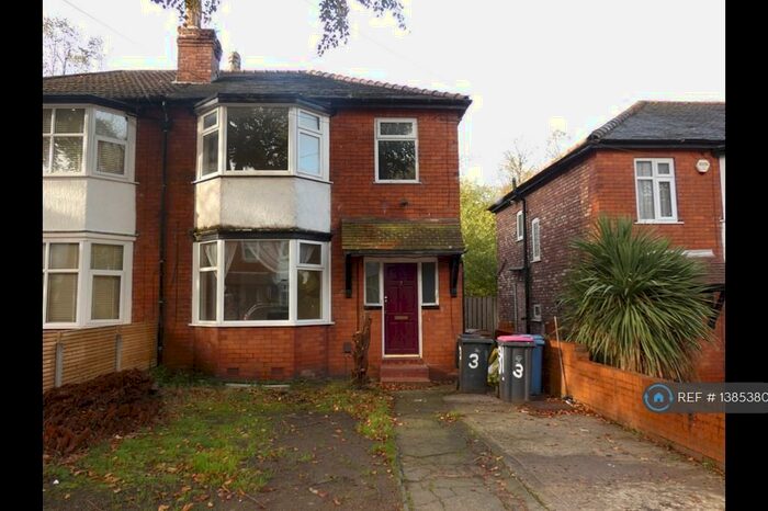 3 Bedroom Semi-Detached House To Rent In Brookside Drive, Salford, M7