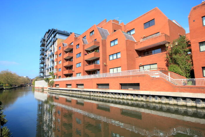 1 Bedroom Apartment To Rent In Selborne Court, Reading, Berkshire, RG1