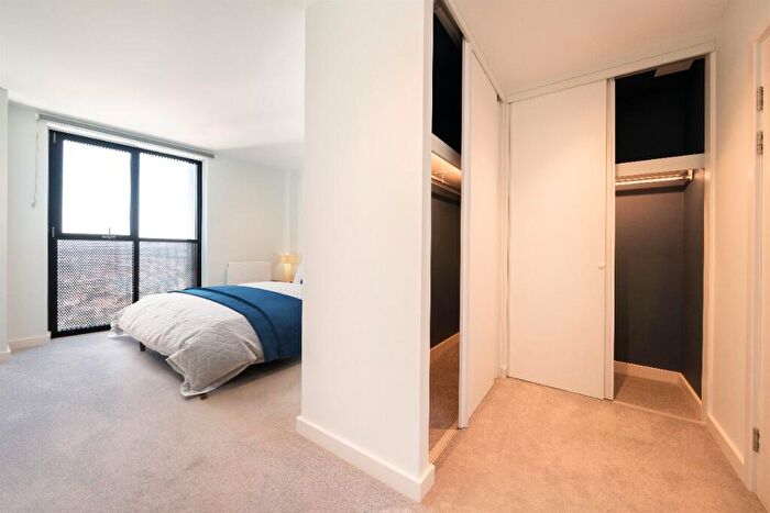 2 Bedroom Apartment To Rent In George Street, Croydon, London, CR0
