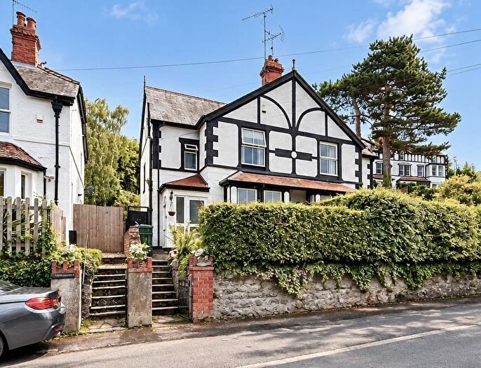 3 Bedroom Semi-Detached House For Sale In Woodlands, Gyffin, Conwy, LL32
