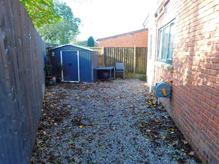 3 Bedroom Detached House For Sale In Maltby Court, Lees, Oldham, OL4