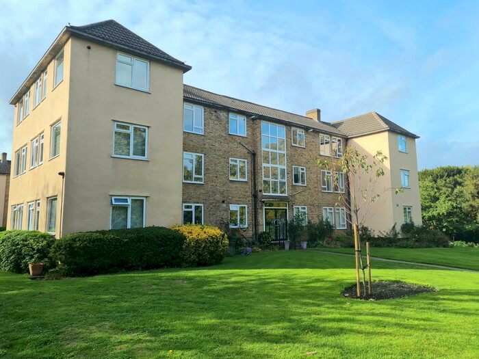 2 Bedroom Flat To Rent In Kemnal Road, Chislehurst, BR7