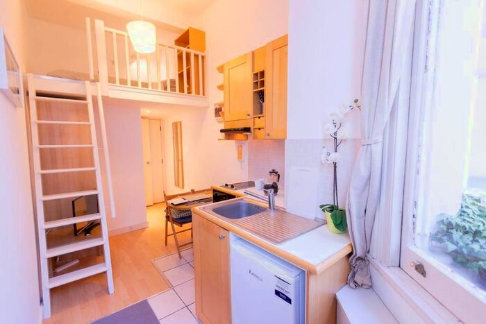 Studio To Rent In Penywern Road, Earls Court, London, SW5