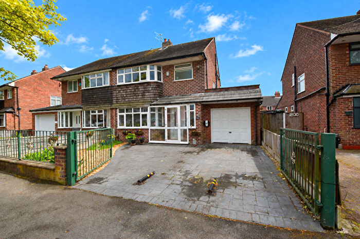 4 Bedroom Semi Detached House For Sale In Woodsend Road, Flixton, M41