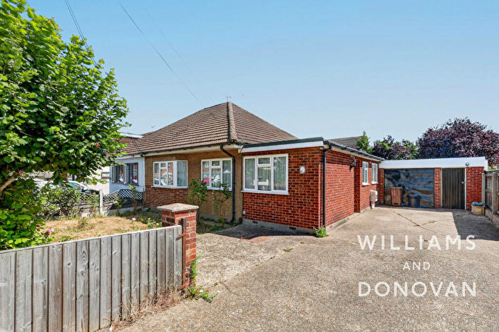 3 Bedroom Semi-Detached Bungalow For Sale In Romsey Road, Benfleet, SS7
