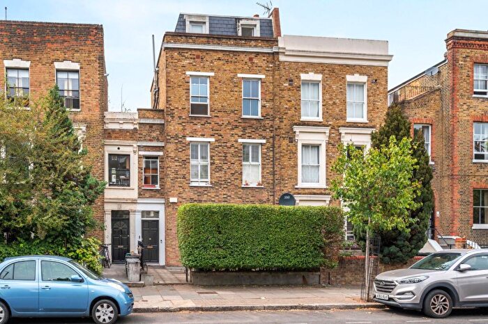 2 Bedroom Apartment For Sale In Southgate Road, Islington, London, N1