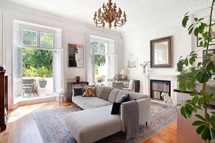 2 Bedroom Flat To Rent In Eccleston Square, London, SW1V