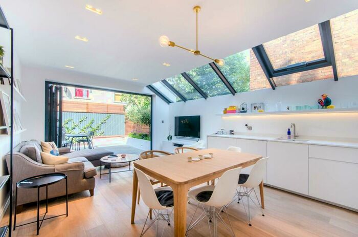 2 Bedroom Flat To Rent In Churchill Road, Willesden Green, London, NW2