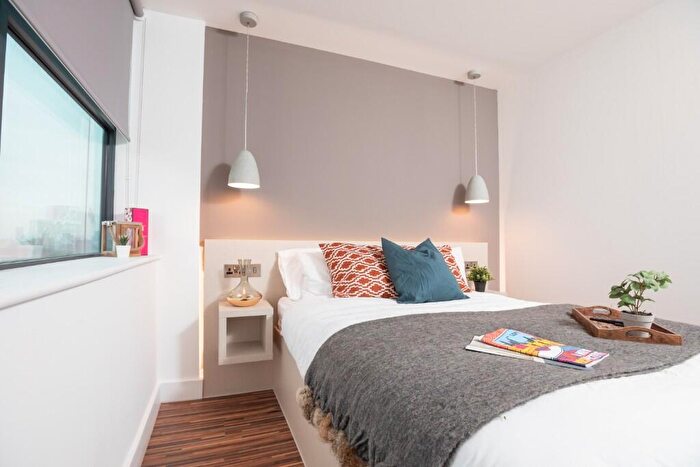 3 Bedroom Flat To Rent In Westpoint, Chester Road, M16