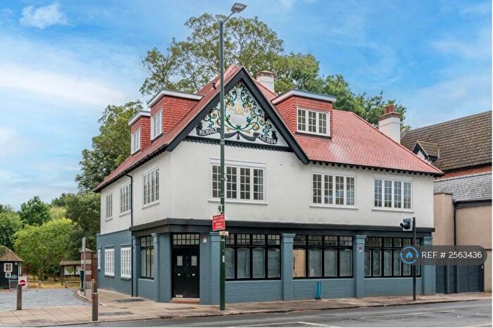 2 Bedroom Flat To Rent In Hampton Court Road, Kingston Upon Thames, KT1