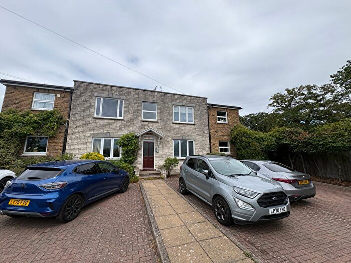 1 Bedroom Flat To Rent In Strayfield Road, Enfield, EN2