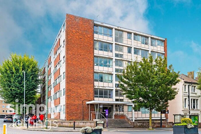 2 Bedroom Flat To Rent In Goldstone Villas, Hove, BN3
