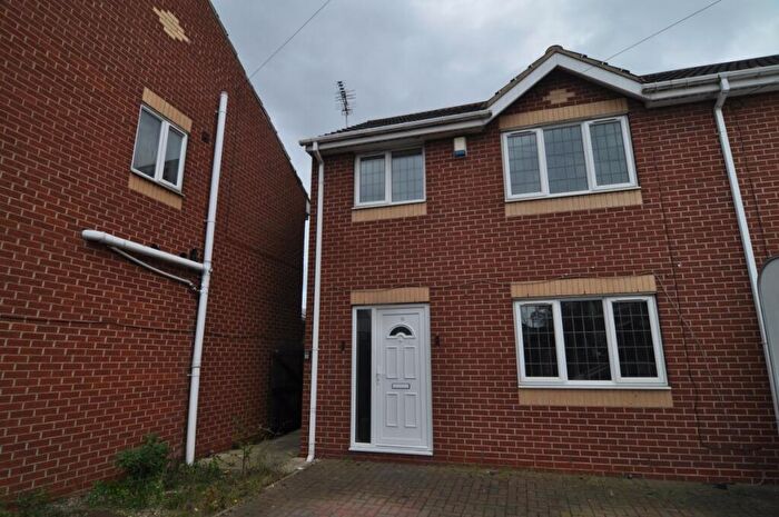 3 Bedroom Semi Detached House To Rent In Bole Close, Low Valley, S73